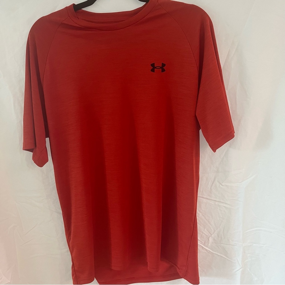 Under Armour Men's Athletic Shirt Sz: Large
